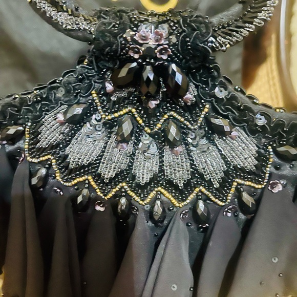 Mary Frances Black Beaded Clutch - Picture 3 of 6